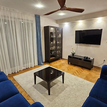Villa Mater - Luxuriously Equipped Villa With A 15M Long Swimming Pool Zrnovnica Luaran gambar
