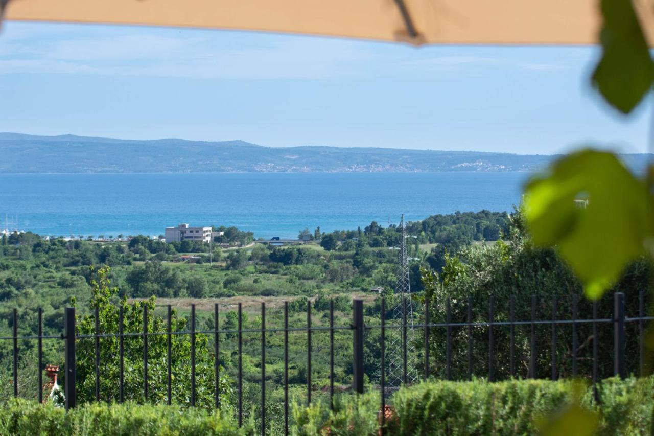 Villa Mater - Luxuriously Equipped Villa With A 15M Long Swimming Pool Zrnovnica Luaran gambar