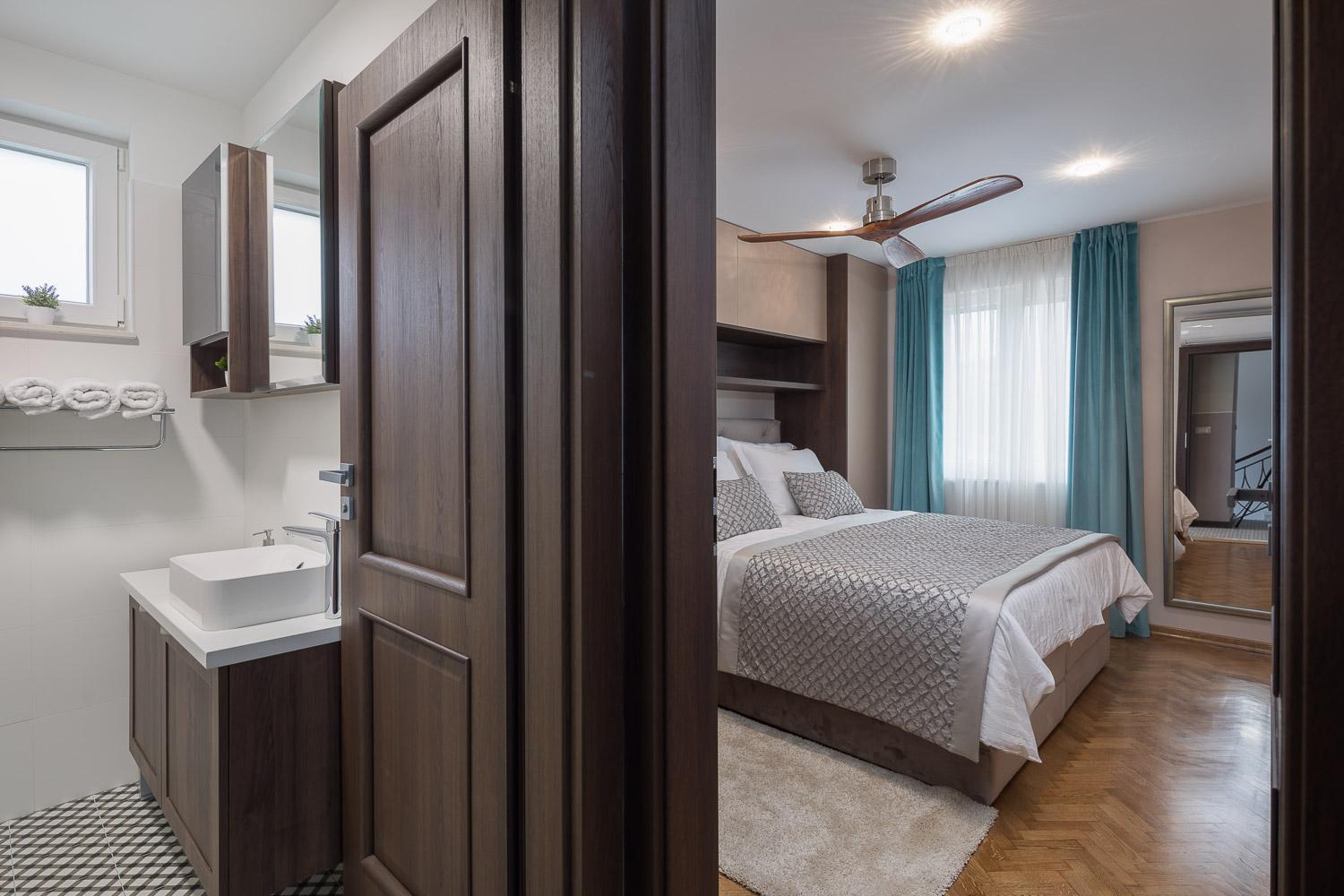 Villa Mater - Luxuriously Equipped Villa With A 15M Long Swimming Pool Zrnovnica Luaran gambar