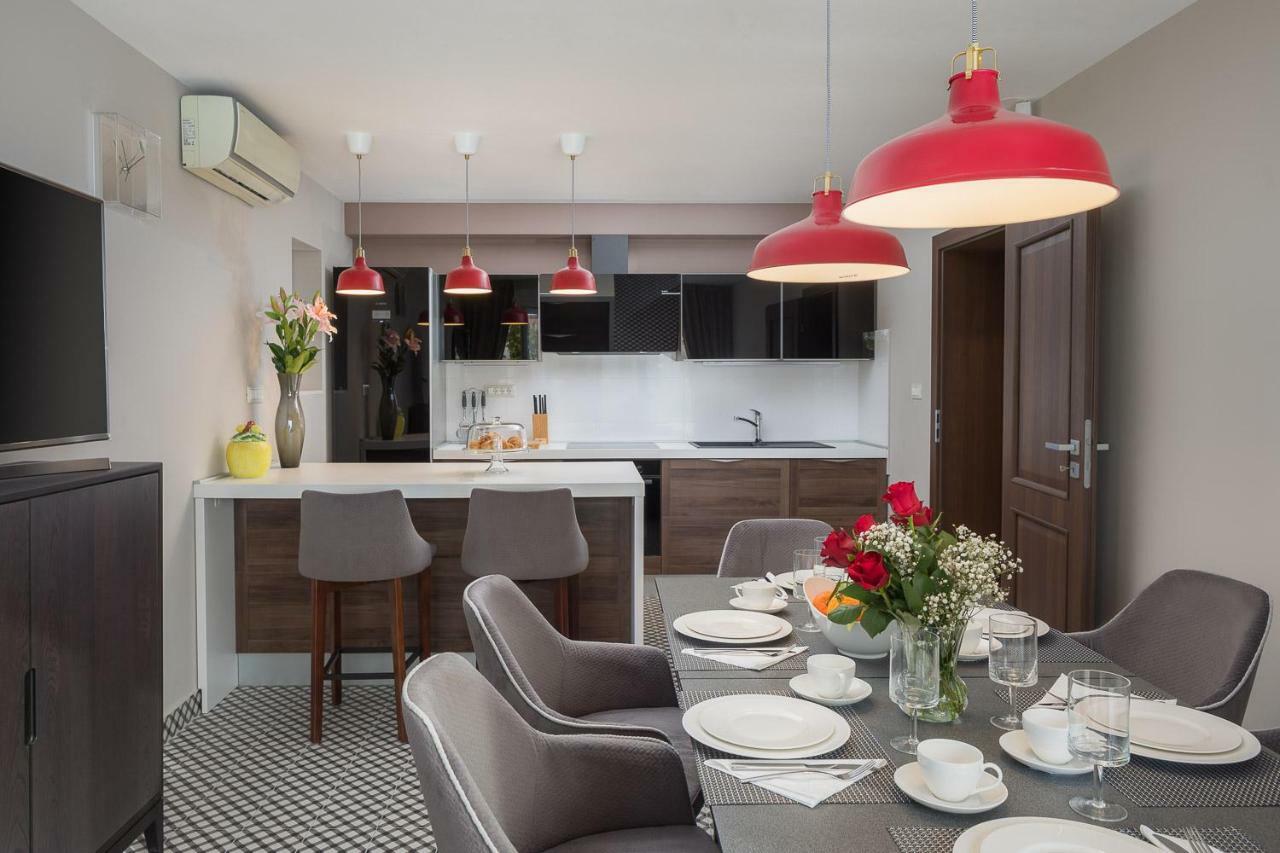 Villa Mater - Luxuriously Equipped Villa With A 15M Long Swimming Pool Zrnovnica Luaran gambar