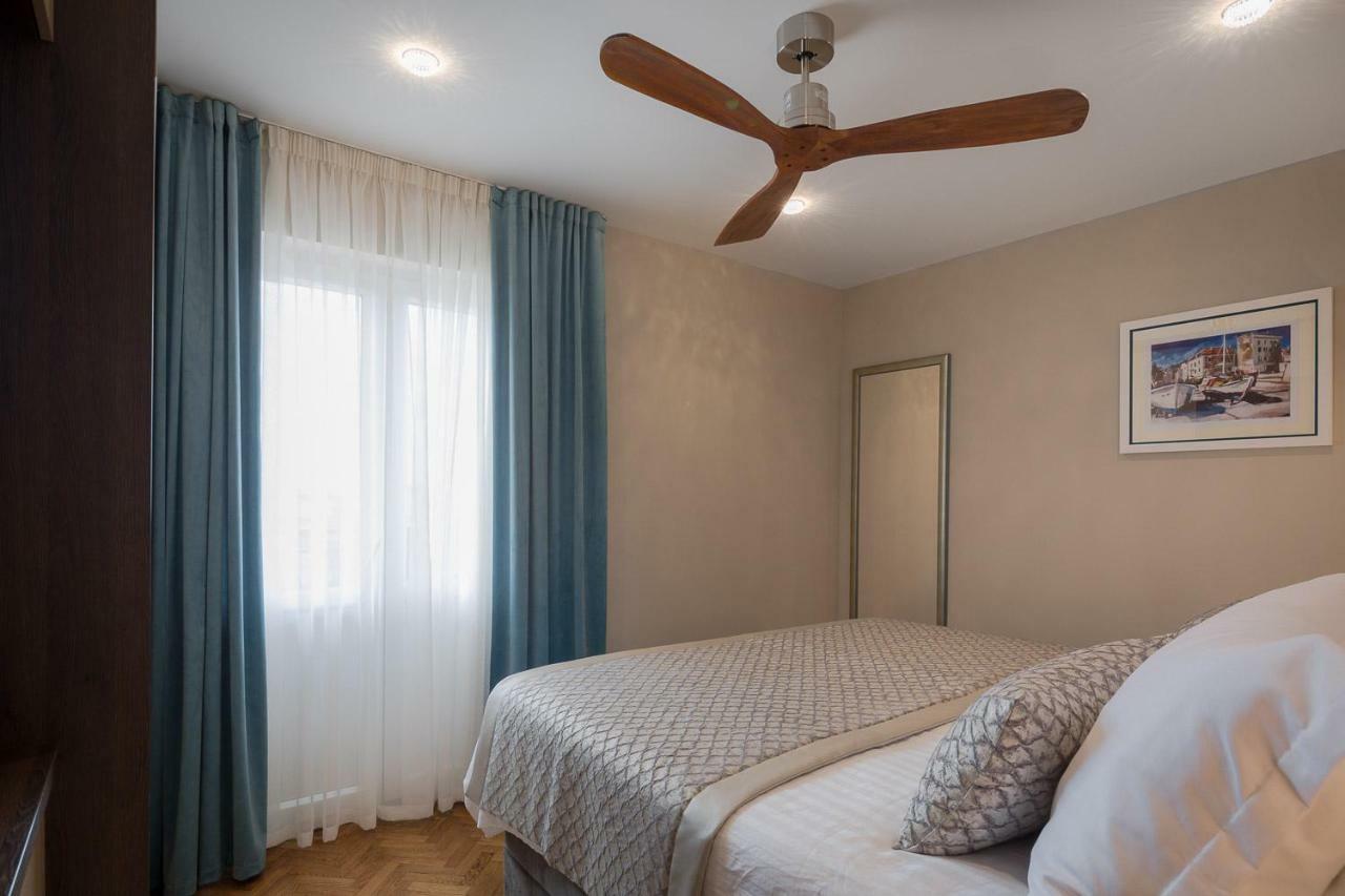 Villa Mater - Luxuriously Equipped Villa With A 15M Long Swimming Pool Zrnovnica Luaran gambar
